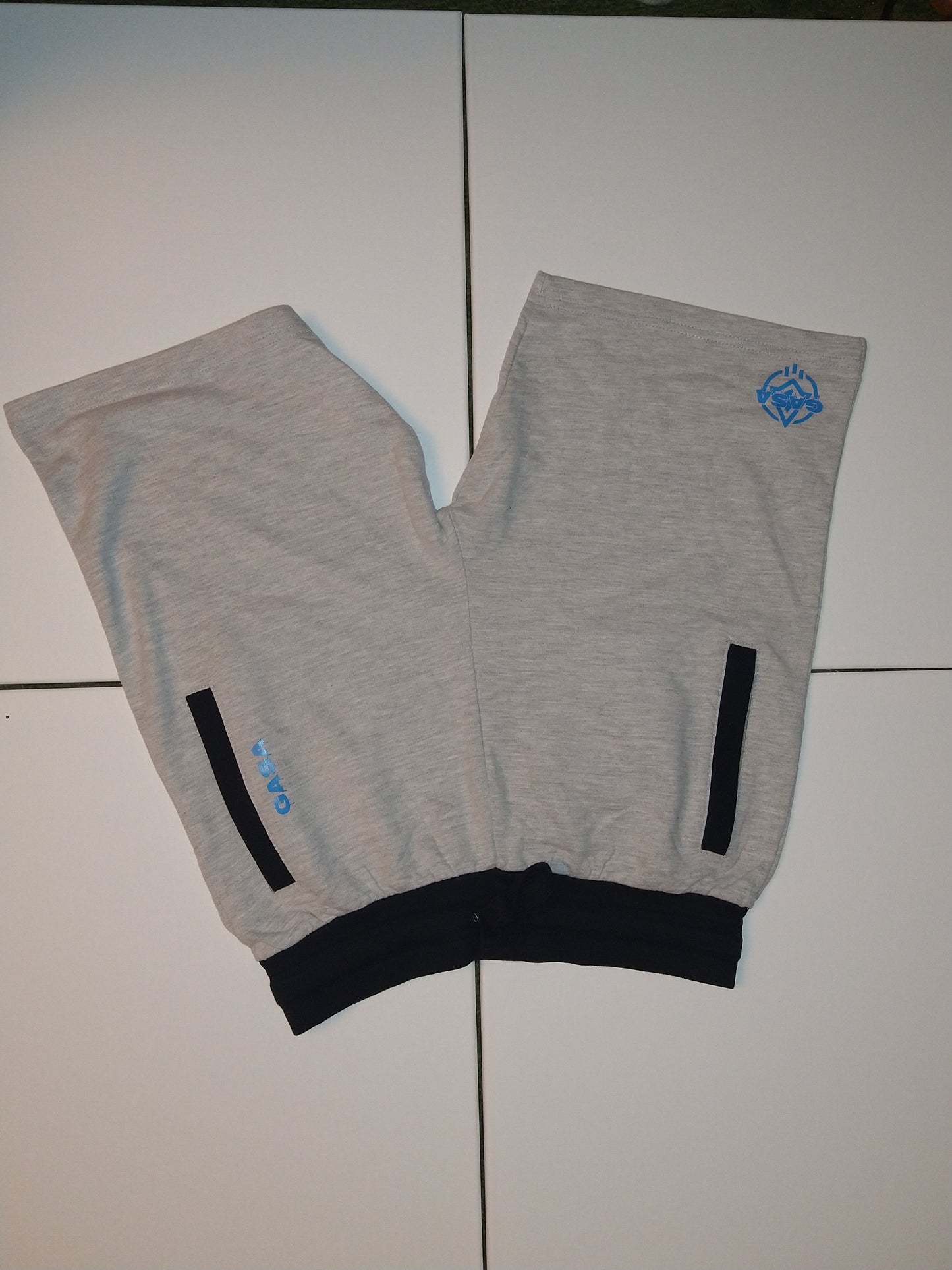 Two tone men's sweat shorts